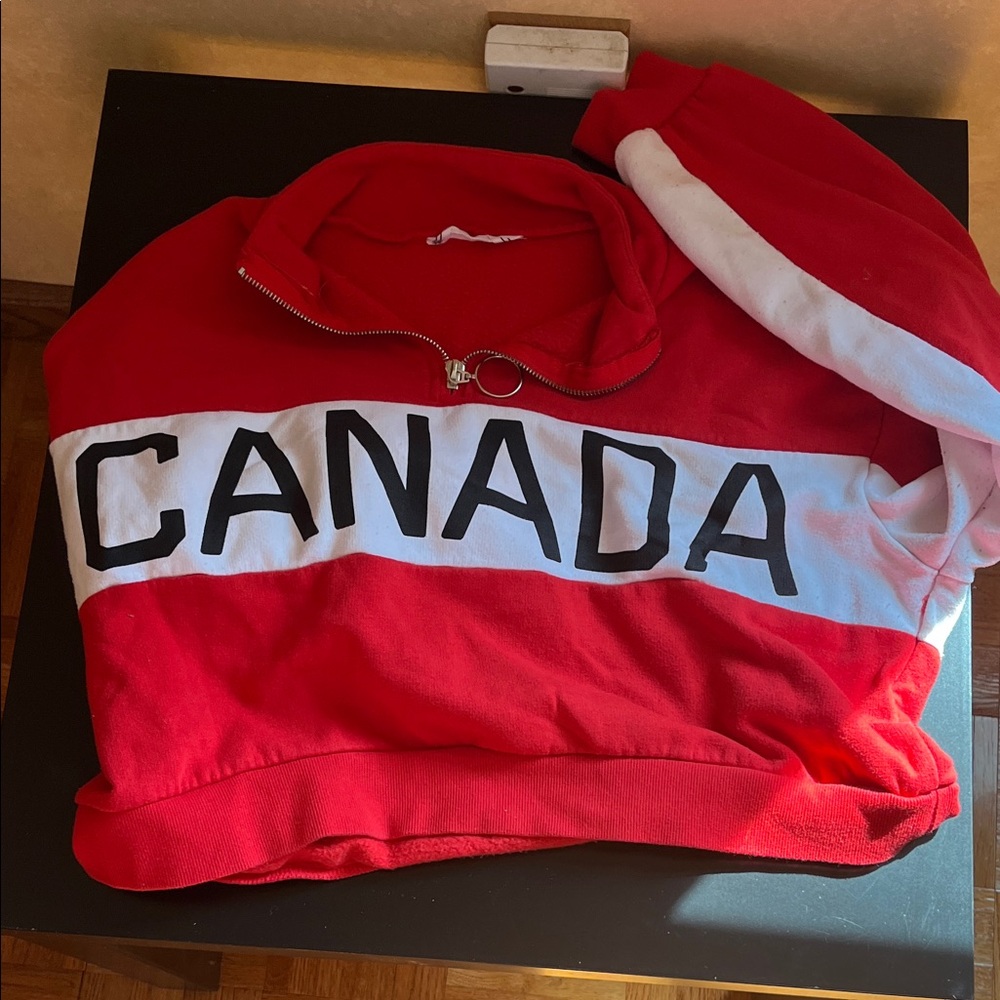 Red and White Canada cropped Sweatshirt